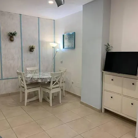 Apartman Cozy By The Sea